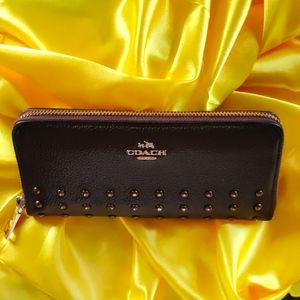 ❤SOLD!!! Coach Studded Crossgrain Accordion Leather Wallet